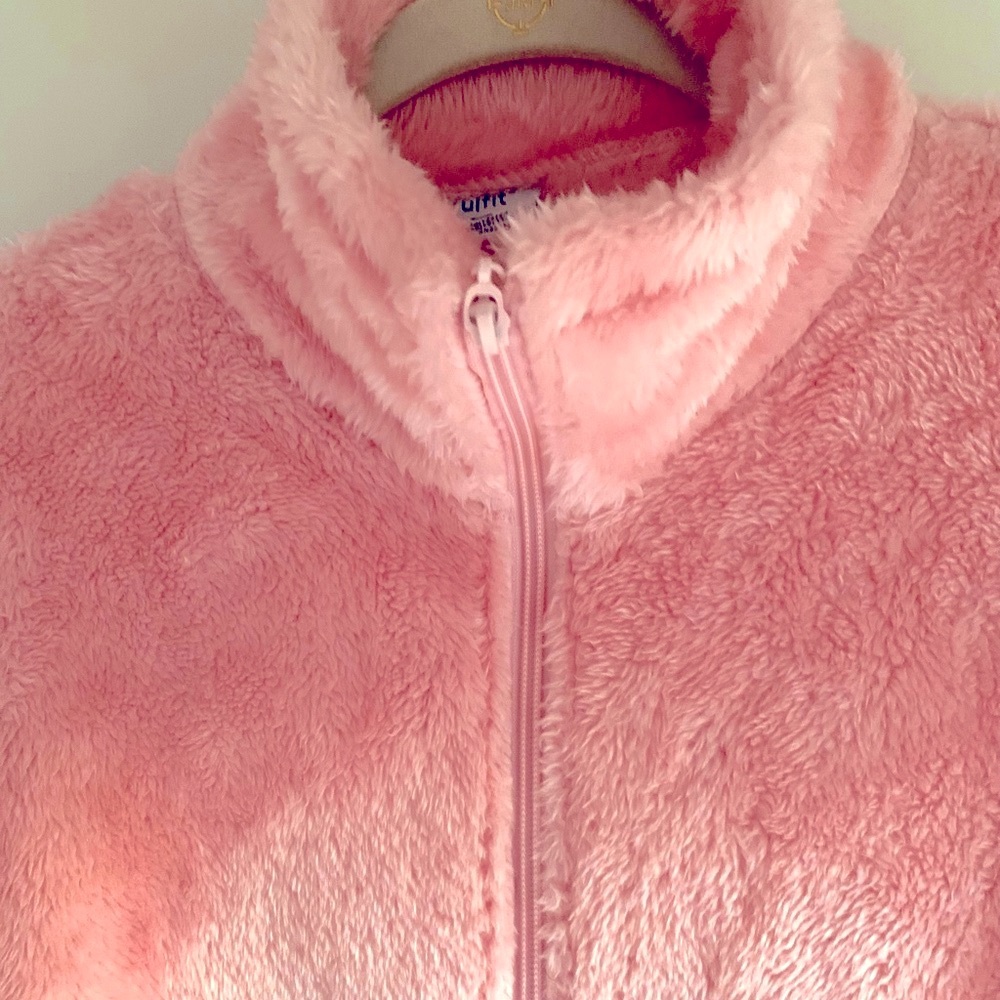 ☃️ 🎁NEW. NEVER WORN. FLUFFY FLEECE IN OR OUT MID WT ZIP TOP. sz L